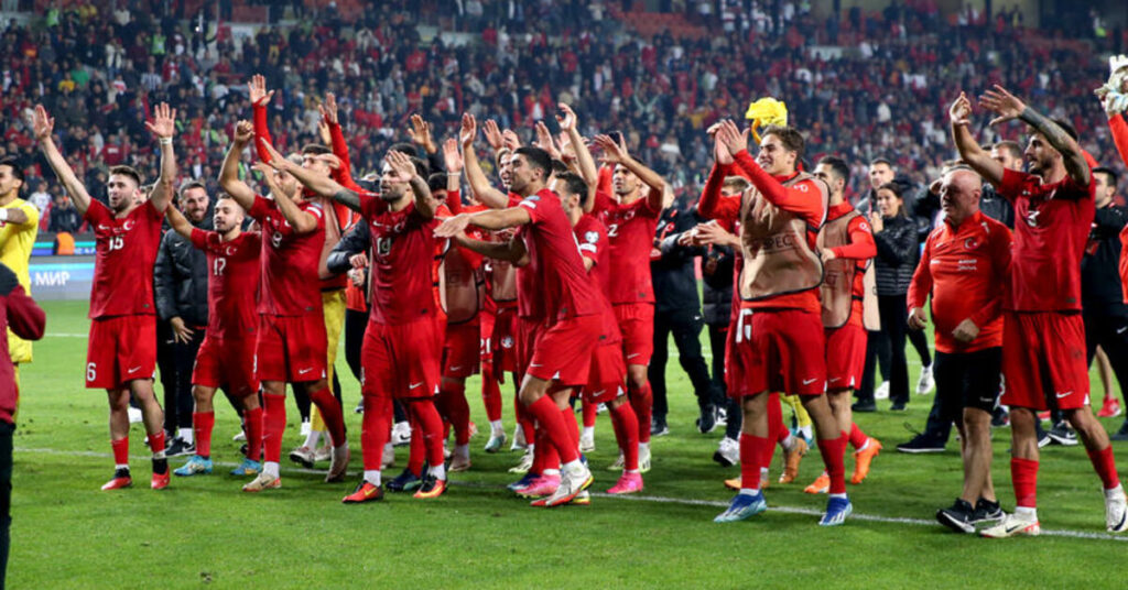 Sefo, A Millî Takım için Özel Bir Şarkı Hazırladı!