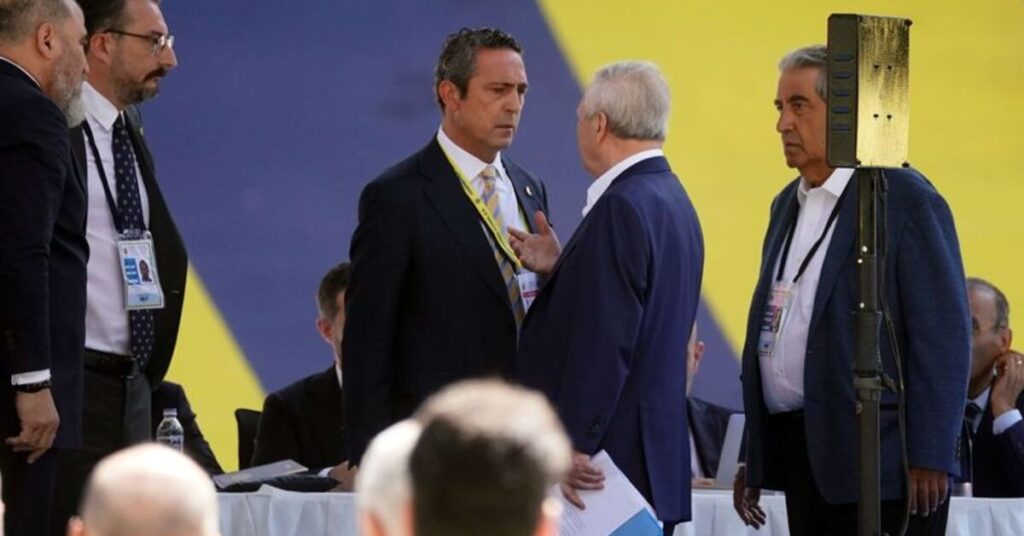 Fenerbahçe’de Ali Koç ile Aziz Yıldırım Canlı Yayında!