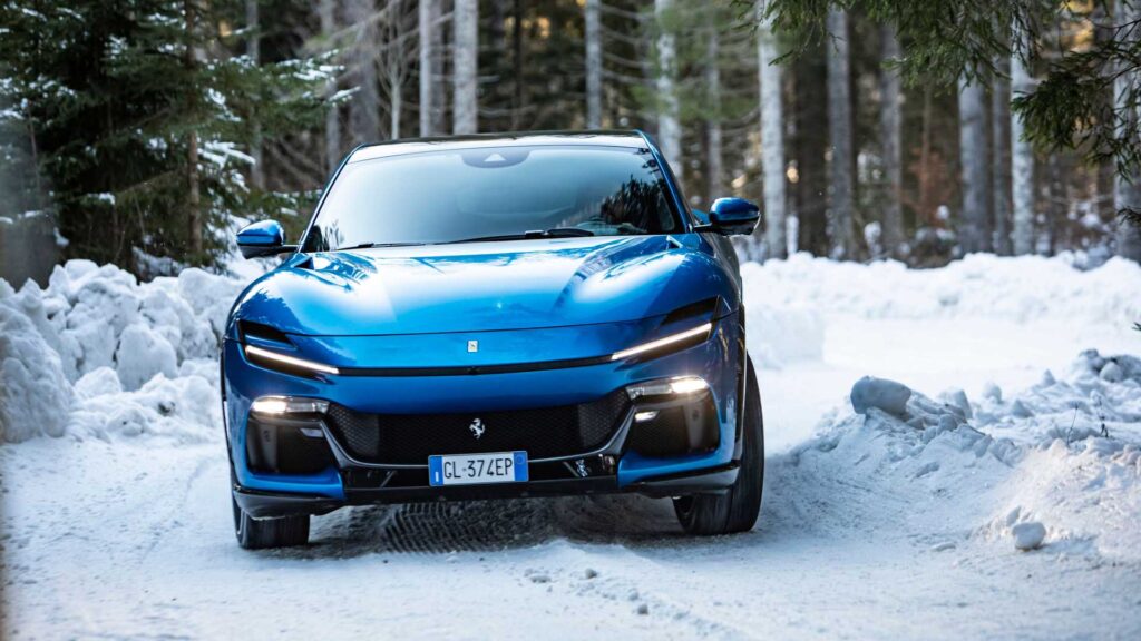 Ferrari, CEO’sunu değiştirdi: Elektrikli araçlar için teknoloji devreye giriyor