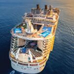 Aurora Süperyatı, Dev Yolcu Gemisine Çarptı!