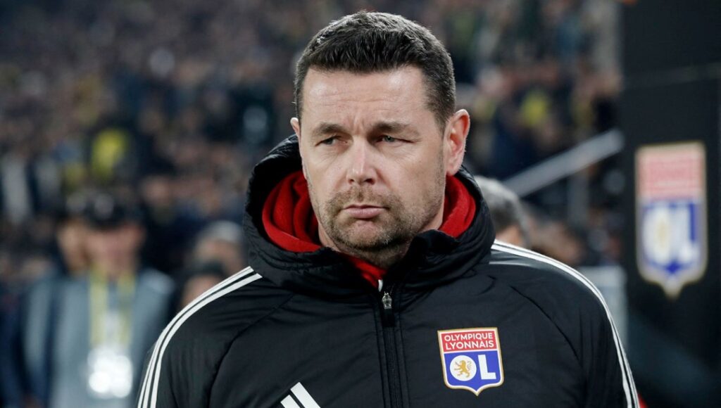 Lyon’da Fransız Teknik Direktöre Veda!