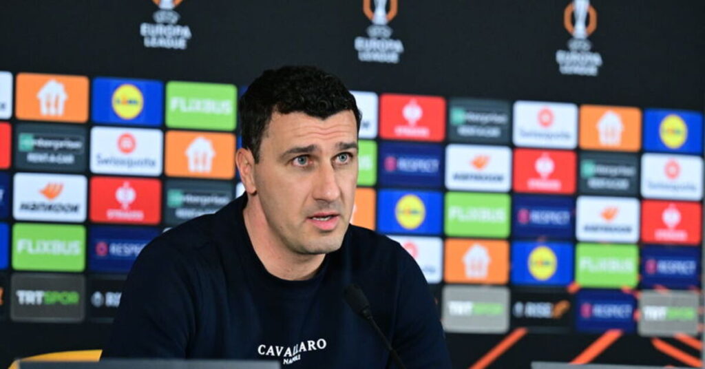 “AZ Alkmaar Teknik Direktörü: Galatasaray’ı Daha Çok Beğendim”