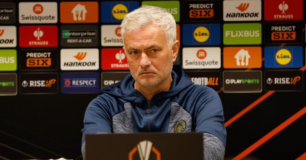 “Fenerbahçe, Anderlecht’i eleyerek son 16’ya kaldı!”