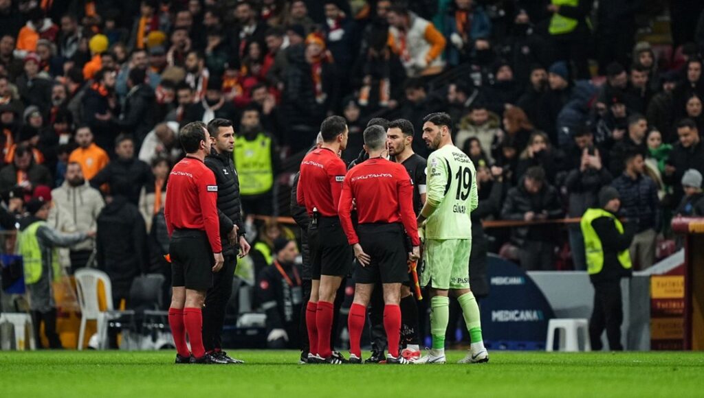 Adana Demirspor’a PFDK’dan Sert Cezalar!