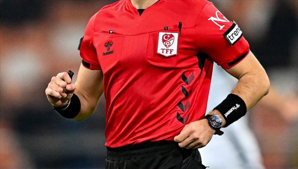 Türk Hakemler Derbiyi Yönetecek!