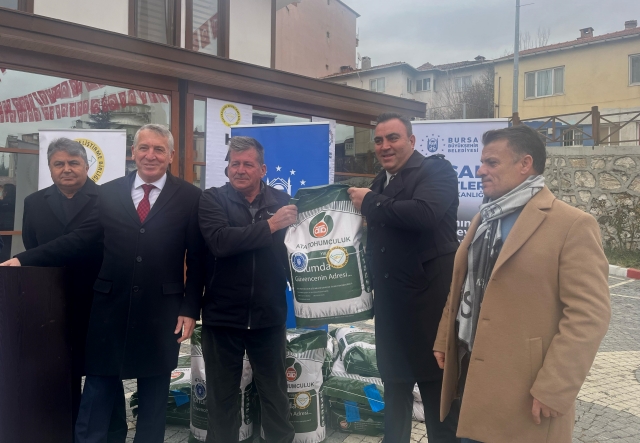 Bursa’da Çiftçilere Yulaf ve Aspir Tohumu Dağıtıldı
