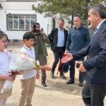 Minik Sınıf Başkanı Vaat Sözünü Tuttu: Bakan Okula Geldi!