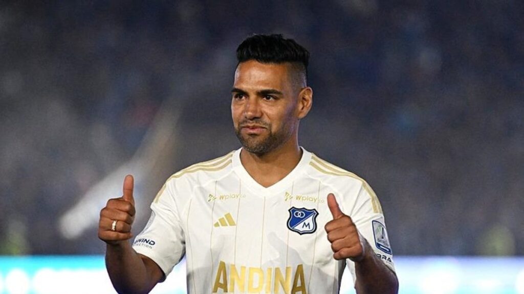 “Radamel Falcao Futbolu Bıraktı”