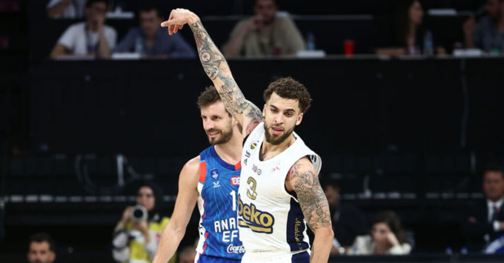 Fenerbahçe Beko, Anadolu Efes’i 101-70 yenerek seride 2-0 öne geçti