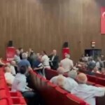Gergin Anlar! CHP Kocaeli Toplantısında Taraflar Birbirine Girdi