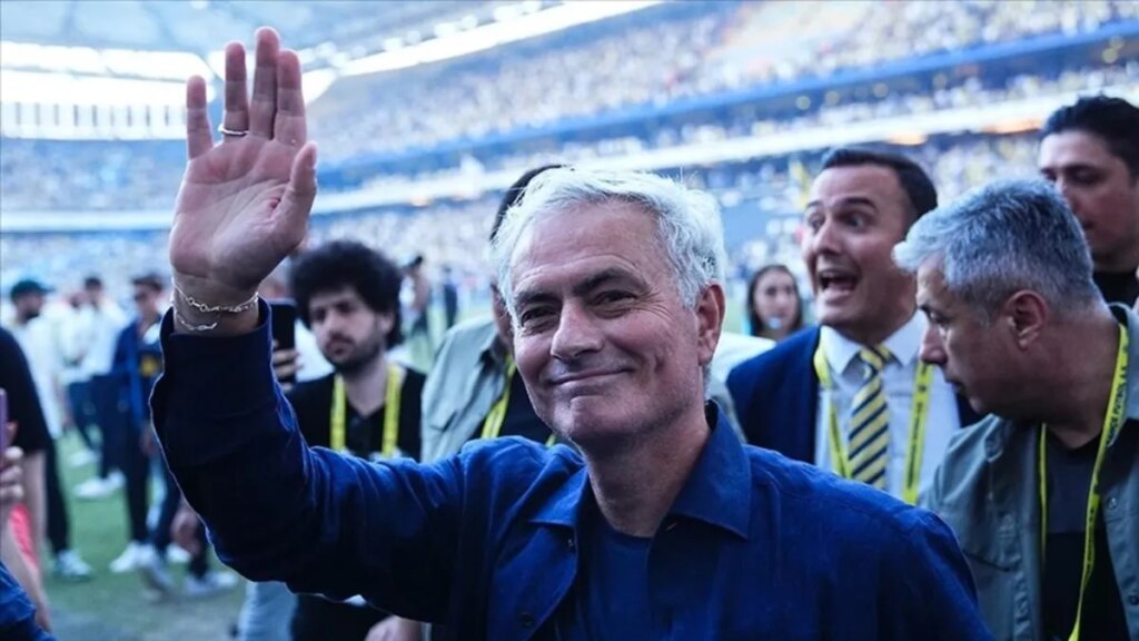Mourinho’dan Galatasaray’a sürpriz hamle! Fenerbahçe bombayı patlatıyor
