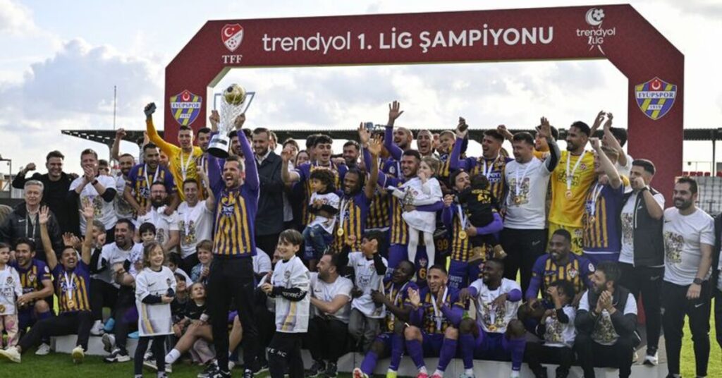 Eyüpspor, Süper Lig’e yükseldi!