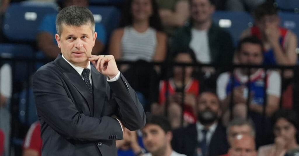 Anadolu Efes Fenerbahçe’yi Deplasmanda Yıktı!
