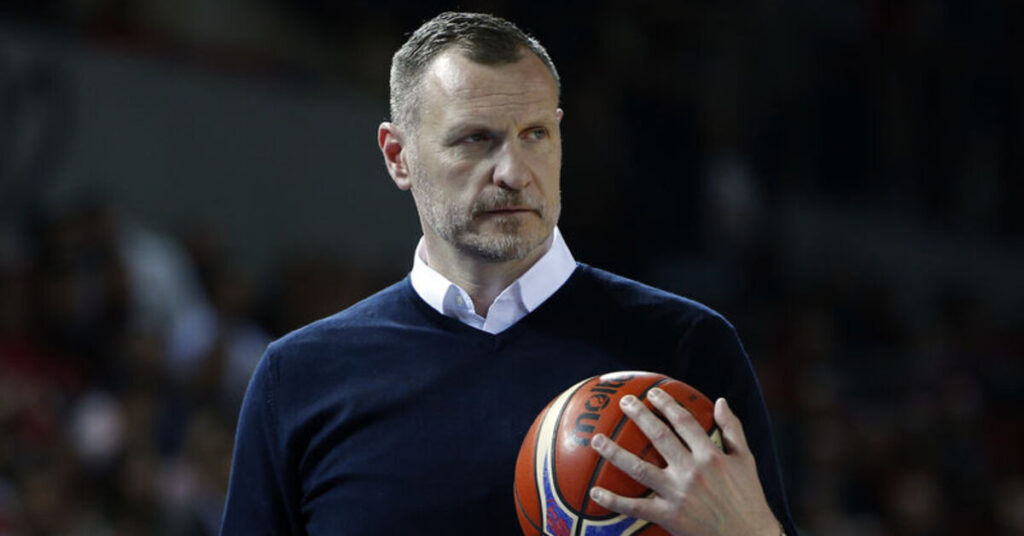 Fenerbahçe Basketbolda Yardımcı Antrenörler Ayrıldı