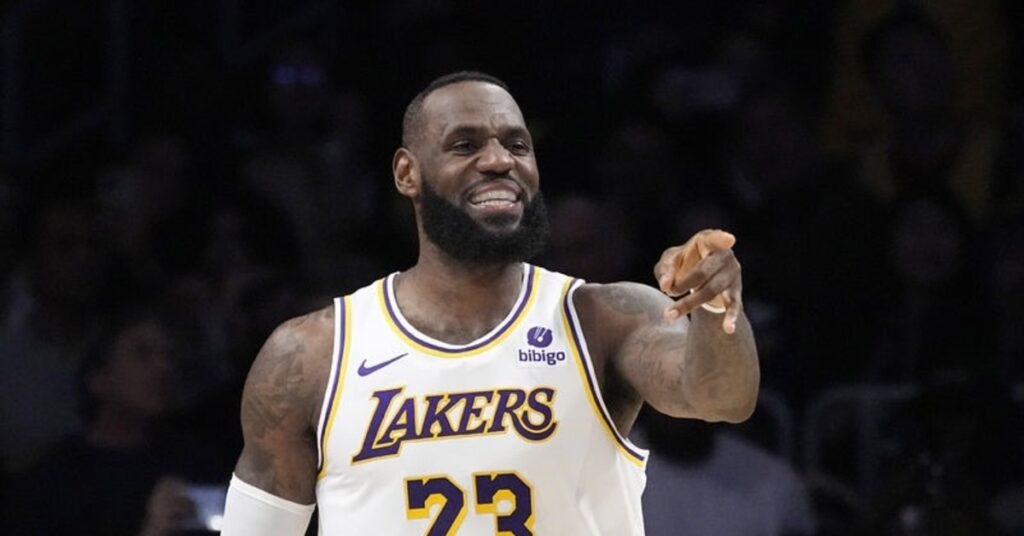 LeBron James ve Oğlu Bronny Aynı Takımda!