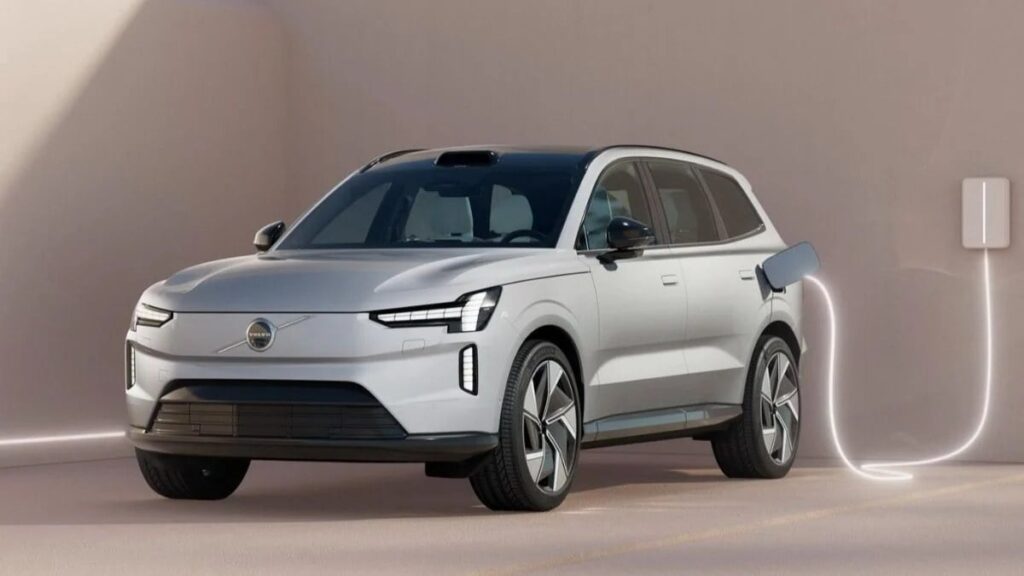Volvo’nun Yeni Elektrikli SUV Modeli EX90 Seri Üretime Geçiyor!