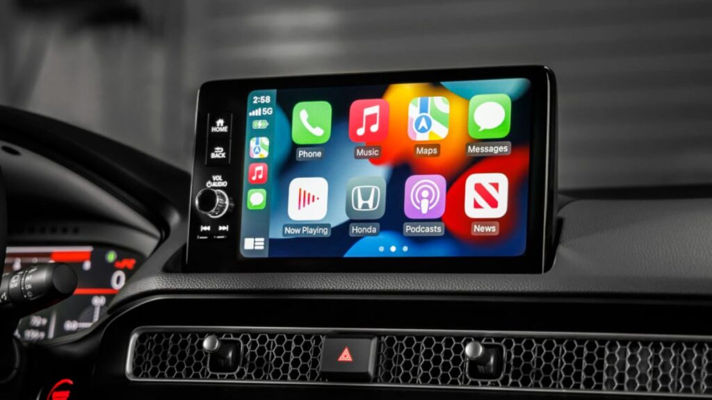 Yeni Özelliklerle Donatılan Apple CarPlay Yolda