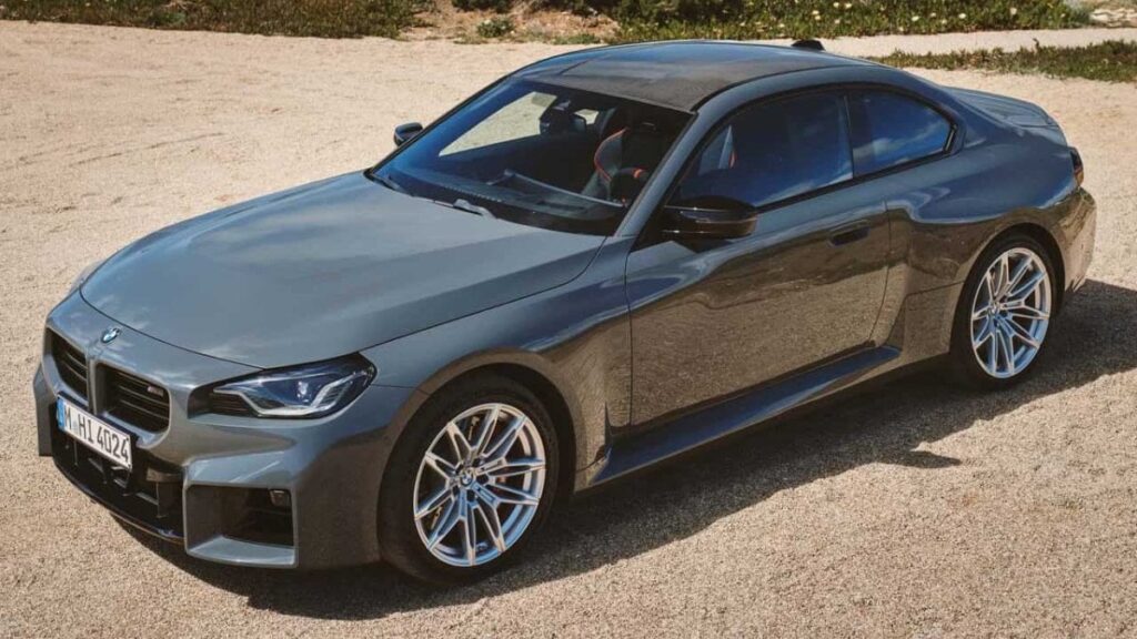 2025 BMW M2 Tanıtıldı: İşte Özellikleri ve Fiyatı!