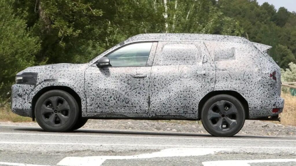Dacia, 2025 için devasa Bigster modelini test ediyor