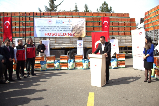 Batman’da 524 Çiftçiye Polen Tuzaklı Fenni Kovan Dağıtımı!