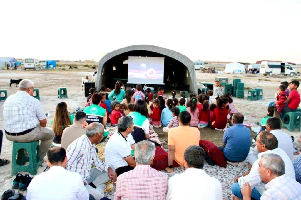 Aksaray’da Mevsimlik Tarım İşçilerine Sinema Keyfi