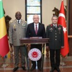 Bakan Güler Ankara’da Mali Kara Kuvvetleri Komutanı Samake’yi Kabul Etti