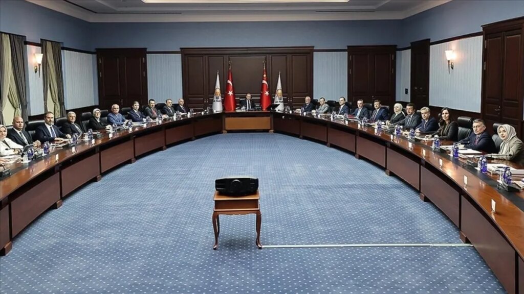 TANSİYON YÜKSEK: AK Parti Yol Haritası Belirleniyor