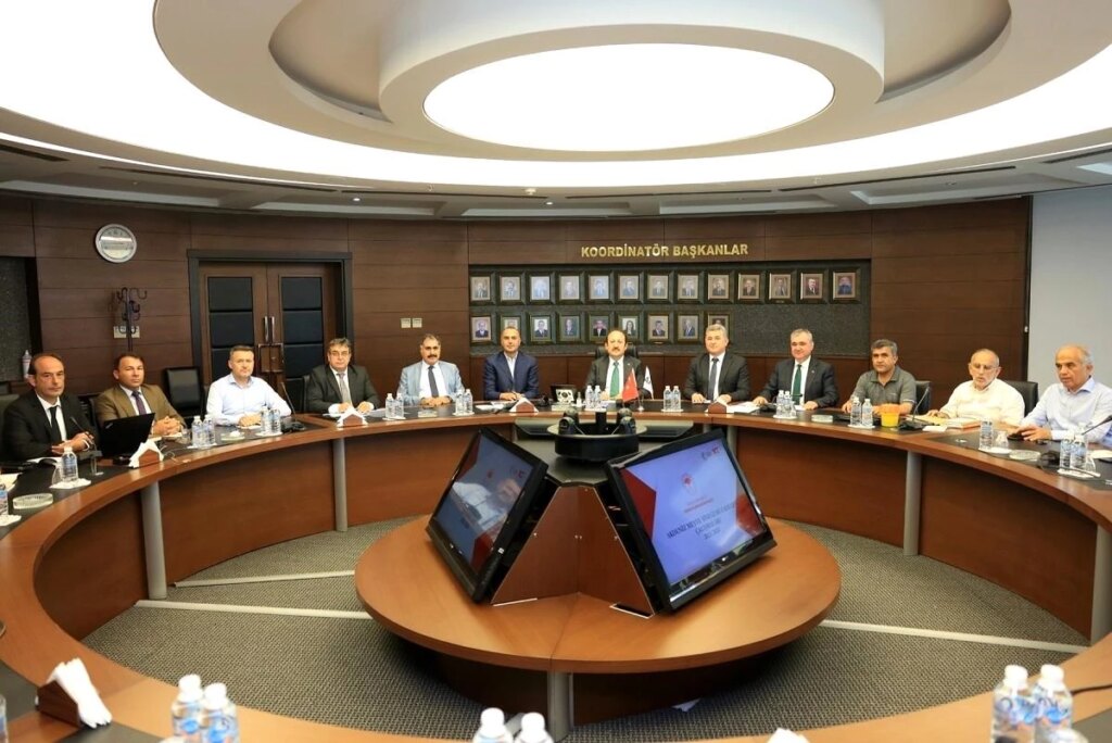 Meyve Zararlılarıyla Mücadele: Yere Düşen Her Meyve Zarar Veriyor!