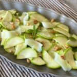 Sizi Hafifletecek: Çiğ Kabak Salatası Detoksu