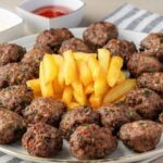 Hafif Baharatlı Ev Köftesi Tarifi