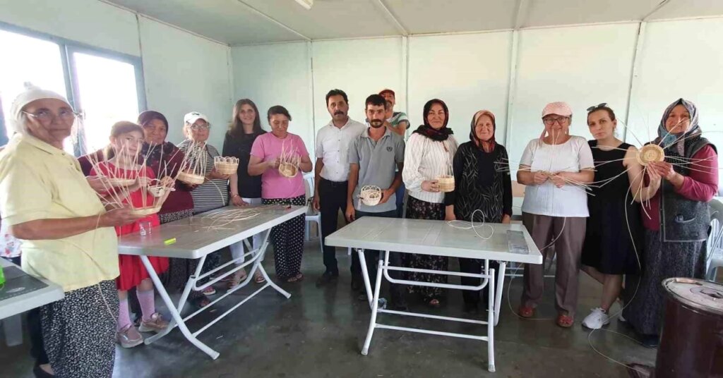 Eskişehir’de Frig Vadisi’nde Hasır Örme Kursu Açıldı