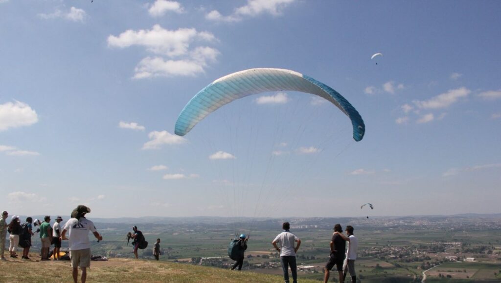 Kırantepe’de Yamaç Paraşütü Adrenalinine Davet