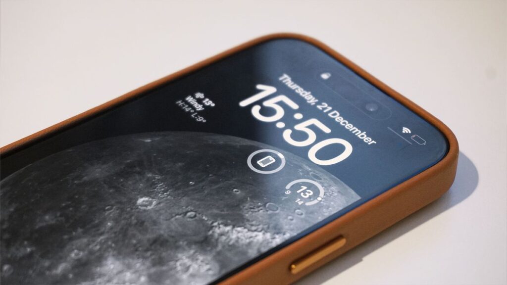 iOS 18’de Zamanı Görebilmenin Yolu – Pil Bitse de!