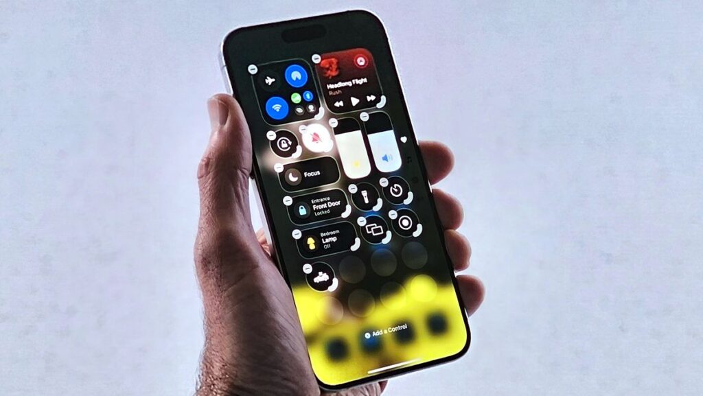 iOS 18’de Yenilenen Kontrol Merkezi Özellikleri