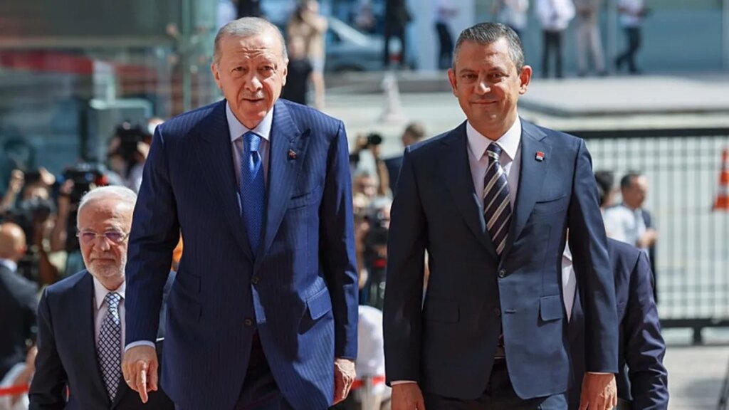 Özel’den Başkan Erdoğan’a Özel Hediyelik: ‘PAYİDAR GONDOL’