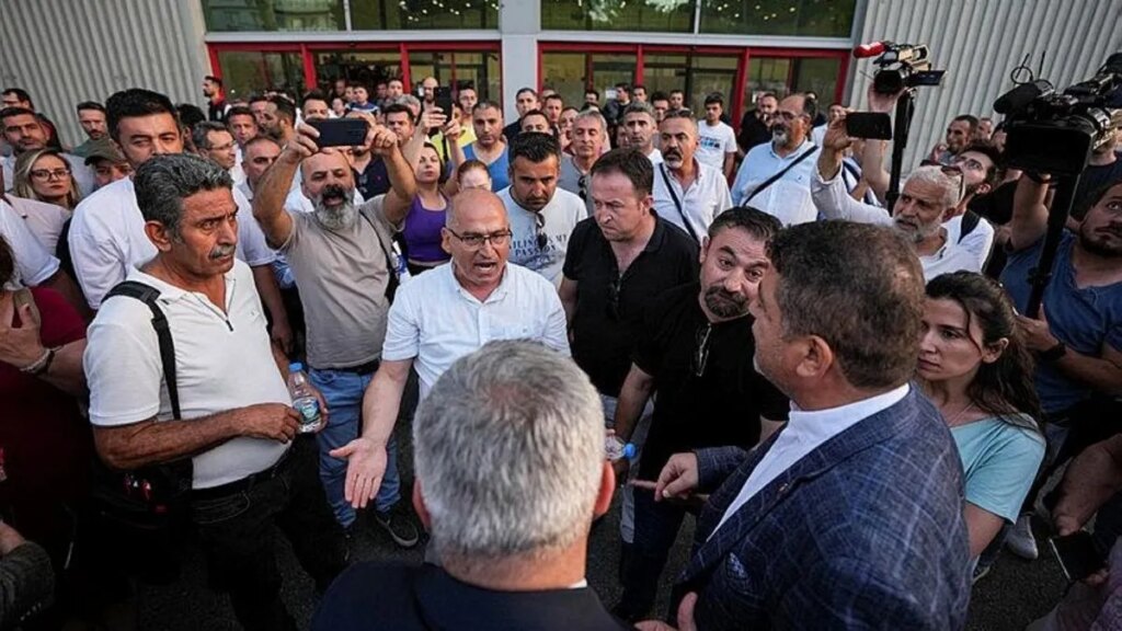 İzmir Belediye Çalışanları Protesto’da: “Emekçiler Burada Cemil Tugay Nerede?”