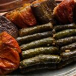 Lezzet Şöleni: Kuru Dolma ve Yaprak Sarma Tabakta Buluştu!