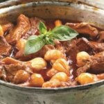 Sarımsaklı Kuzu Eti Tarifi: Lezzetin Sırrı!