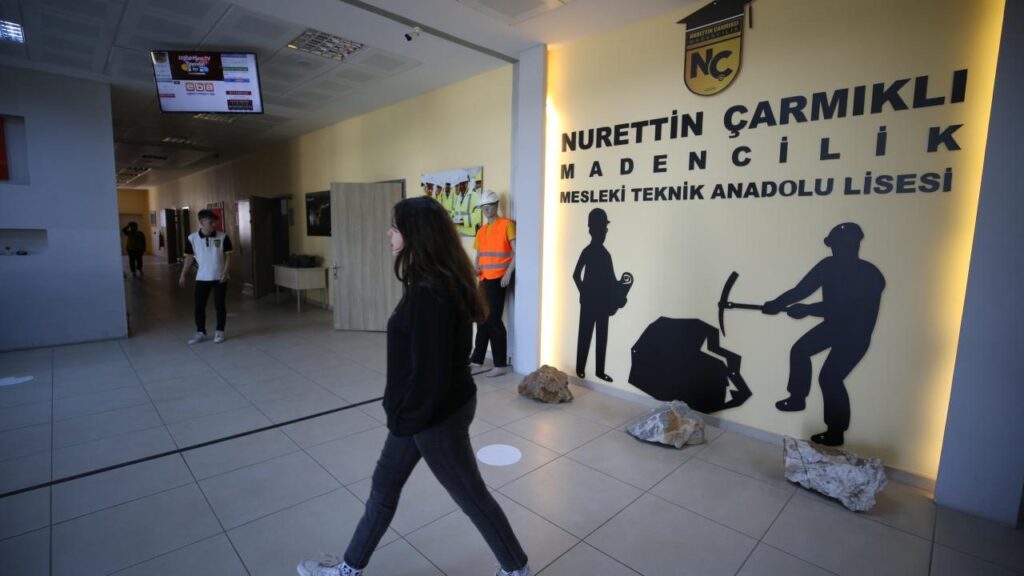 Türkiye’nin ilk madencilik lisesi mezuniyet töreni