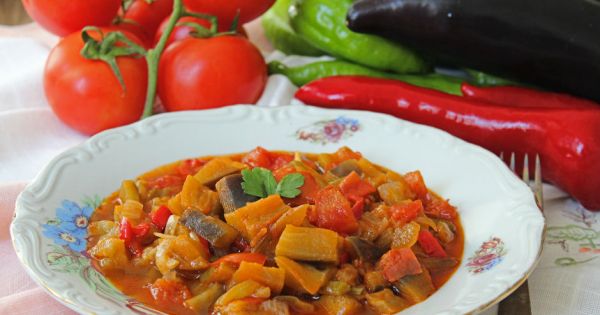 Nefis ve Pratik: Sulu Patlıcan Yemeği Tarifi
