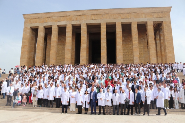 Dünya Veteriner Hekimleri Günü’nde Anıtkabir’e Özel Ziyaret!