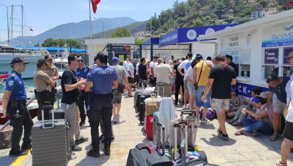 Tatilciler Vize Mağduriyeti Yaşadı