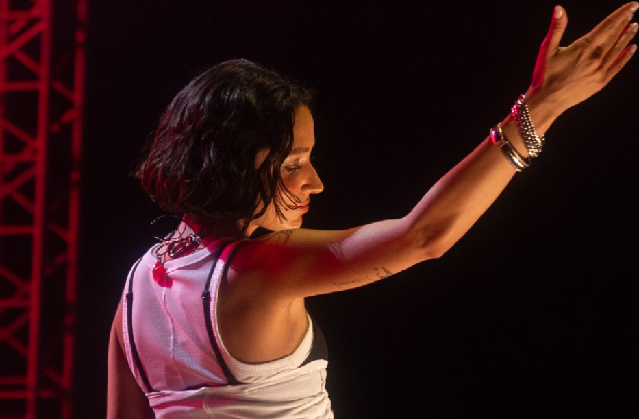 Zeynep Bastık Antalya Konserinde Büyüledi!