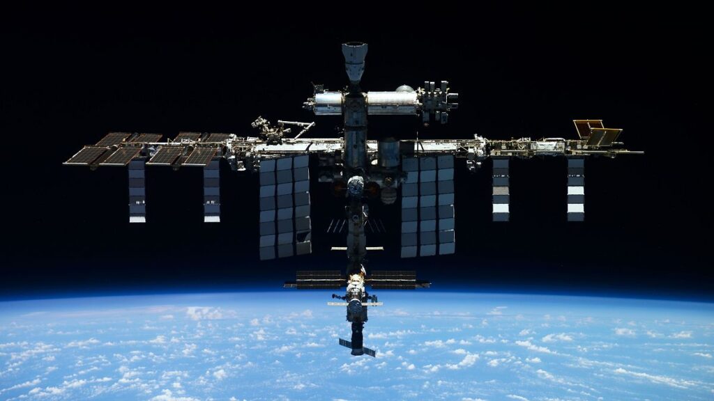 BREAKING: Rus Uydusunun Parçalanması ISS Astronotları İçin Tehlike Yaratıyor