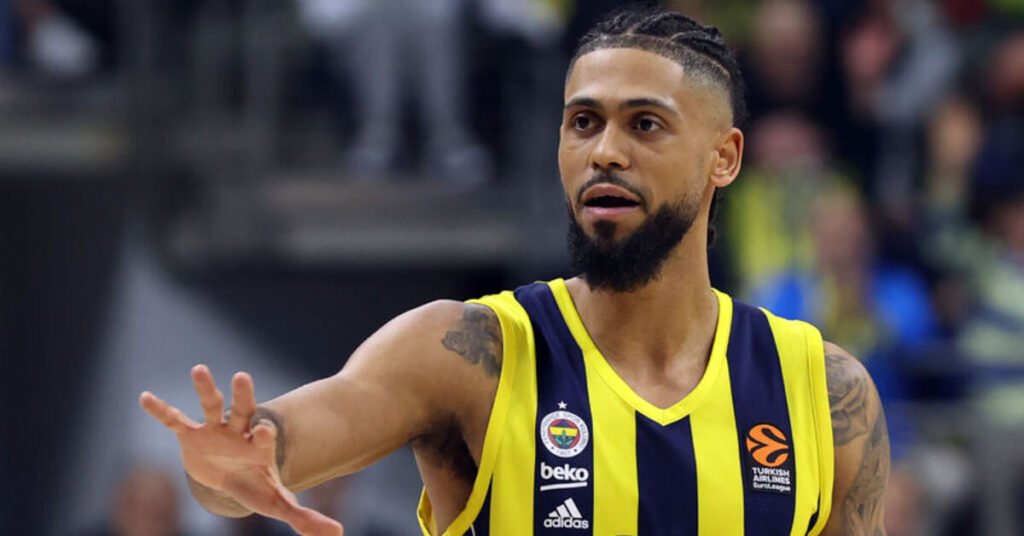 Fenerbahçe Beko Tyler Dorsey ile yollarını ayırdı