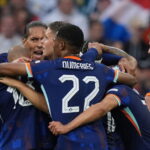 Hollanda, Romanya’yı 3-0’la geçti!