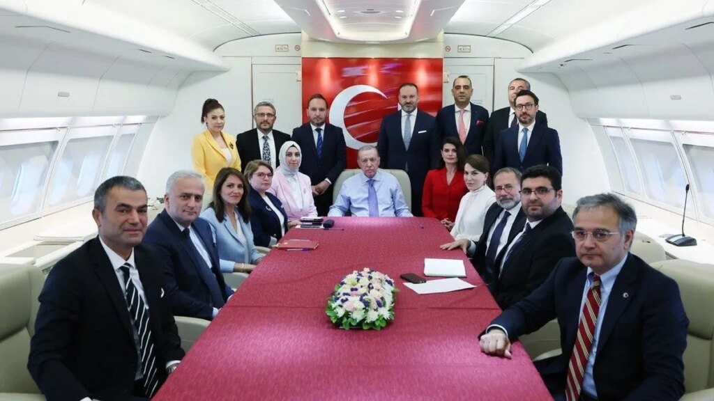 EŞ DOST ATAMALARINA SERT ELEŞTİRİ