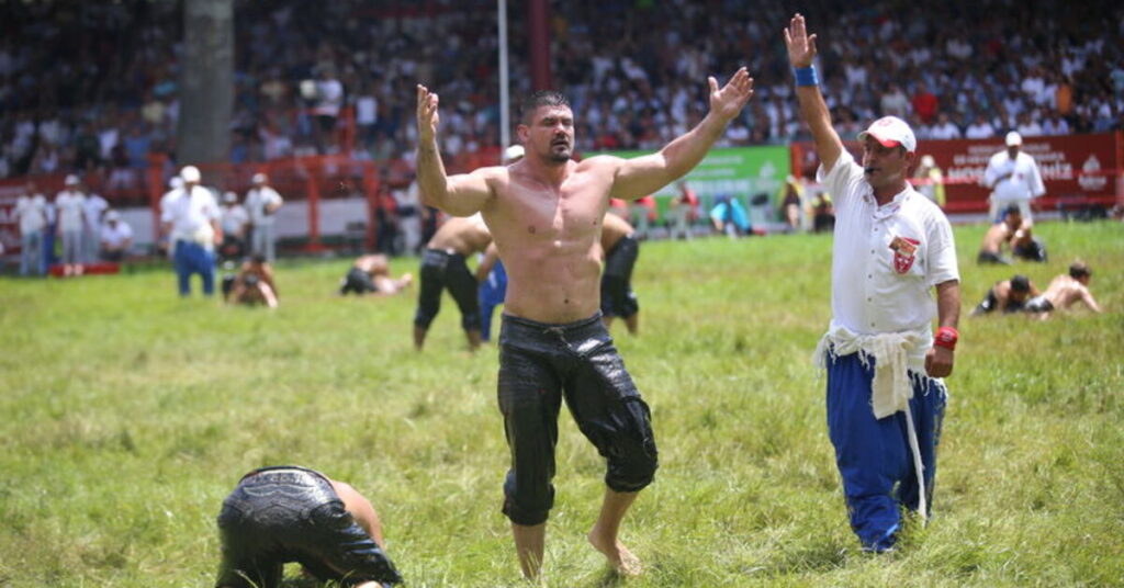 Kırkpınar Yağlı Güreşlerinde Sert Mücadele!