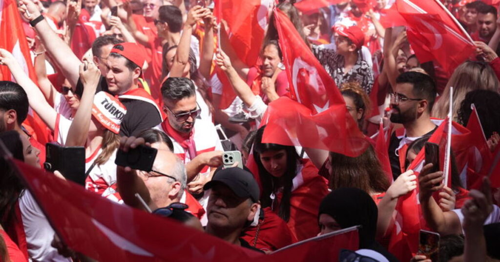 Türk Taraftarlar Berlin’i Salladı!