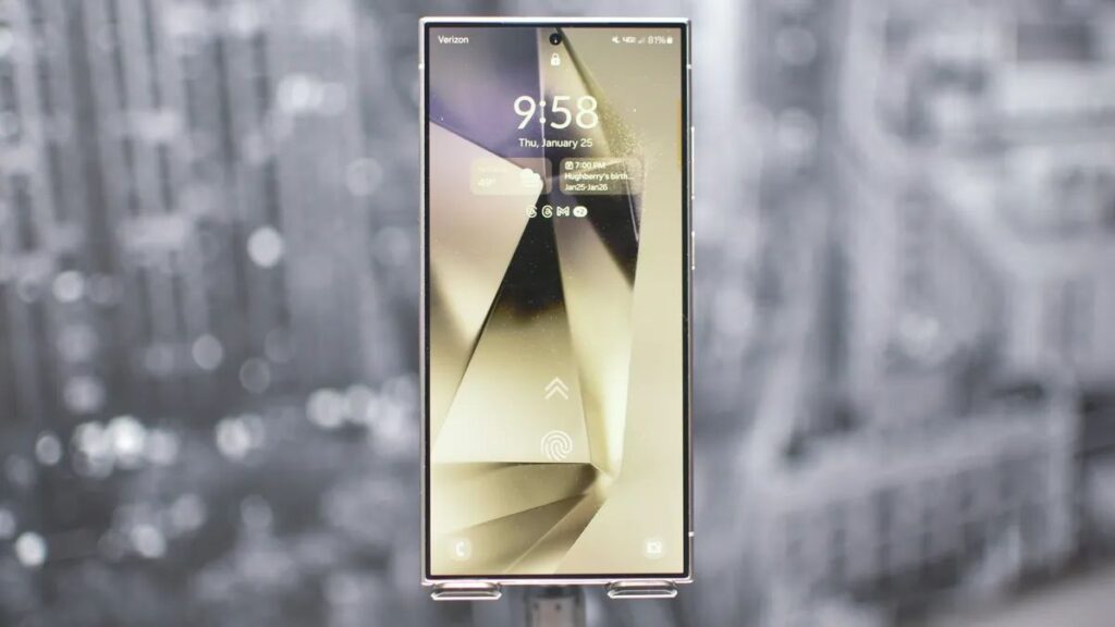 Samsung’un gelecek yıl piyasaya sürmesi beklenen Galaxy S25 Ultra, köşe keskinliğini değiştiriyor.